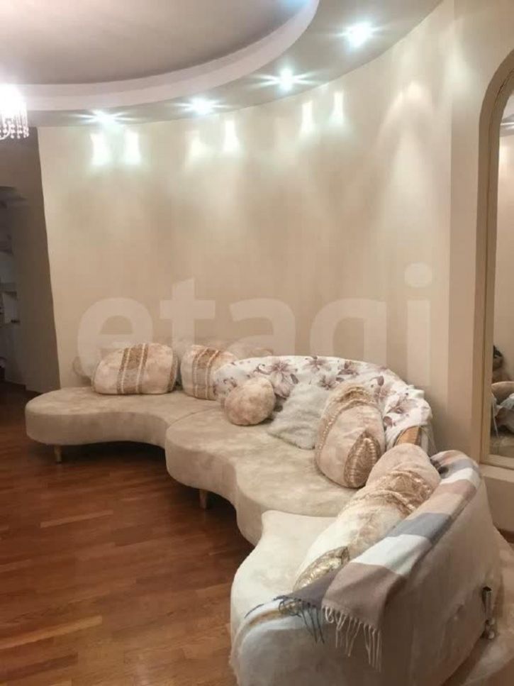 4-комн квартира улица Левичева, 30а