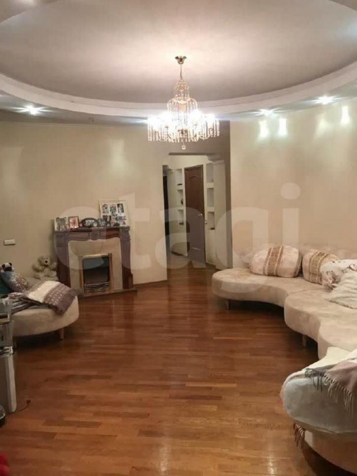 4-комн квартира улица Левичева, 30а