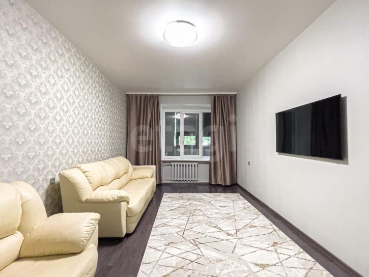 2-комн квартира улица Гагарина, 2ак1