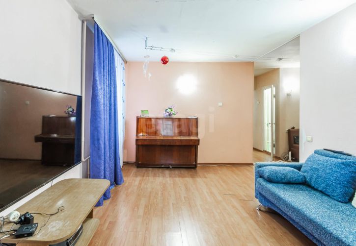 4-комн квартира улица Пугачёва, 81