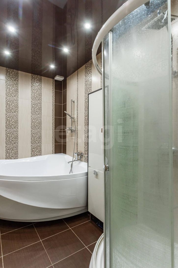2-комн квартира улица Гагарина, 2ак6