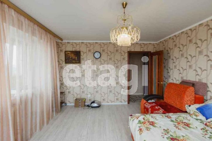 2-комн квартира улица Гагарина, 1б
