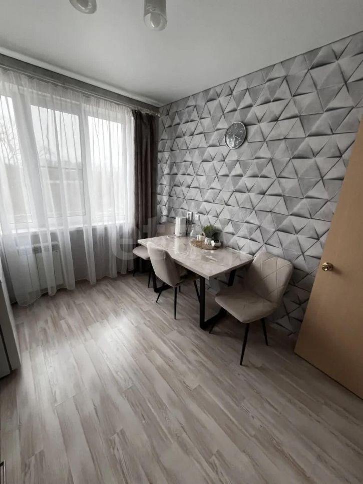 2-комн квартира Молодёжная улица, 20