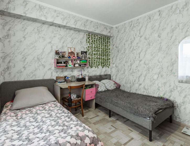 4-комн квартира улица Космонавта Беляева, 1б