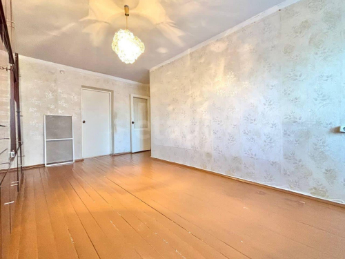 Продажа 3-комн квартиры Ленинградская улица, 72