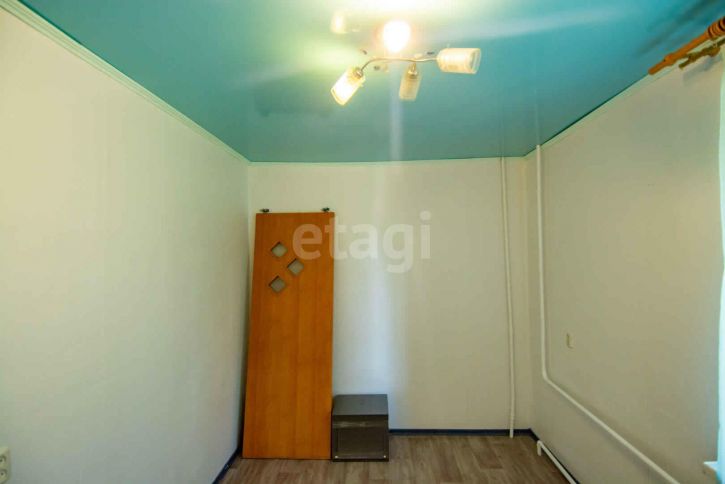 3-комн квартира улица Мальцева, 33