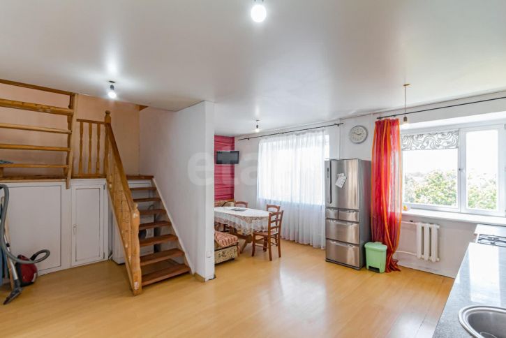 4-комн квартира улица Горького, 51