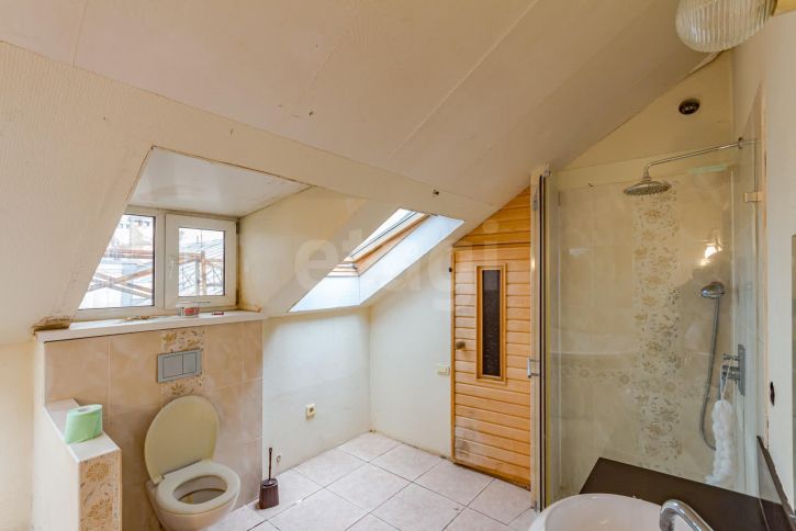 4-комн квартира улица Горького, 51
