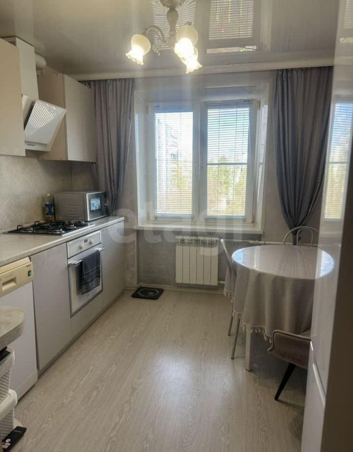 4-комн квартира Новгородская улица, 31а