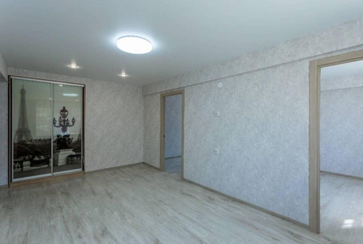 3-комн квартира Горького ул