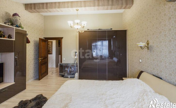 3-комн квартира улица Панкратова, 40,  д. 40