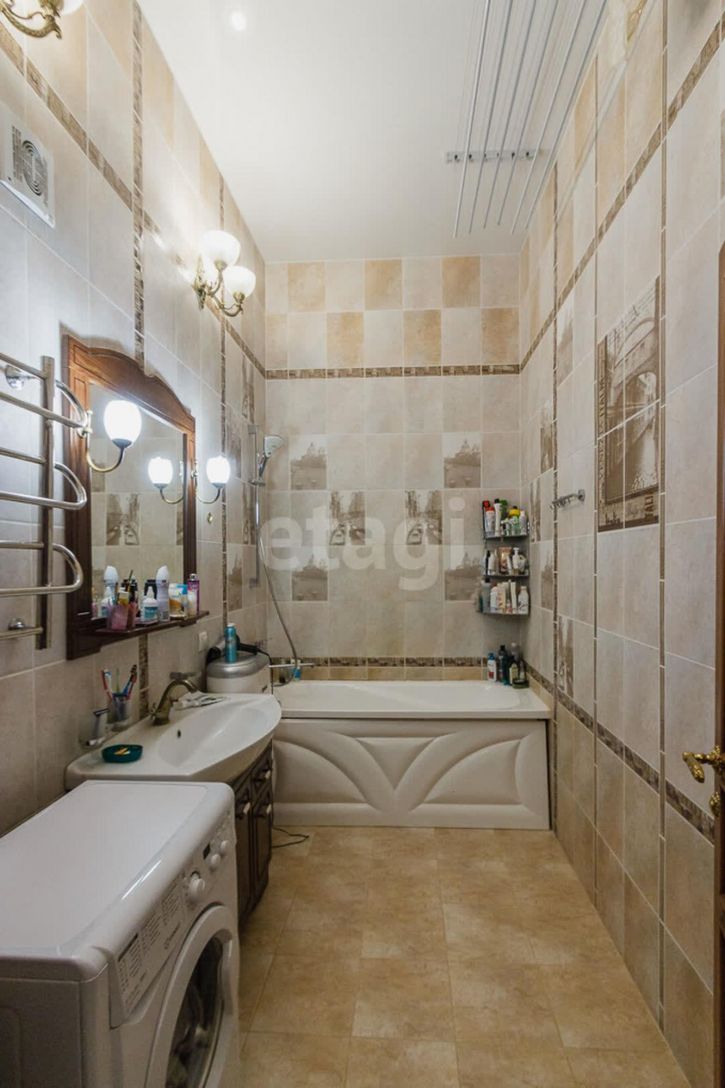3-комн квартира улица Панкратова, 40