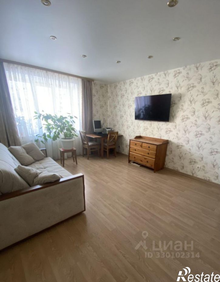 2-комн квартира улица Гагарина, 70,  д. 70
