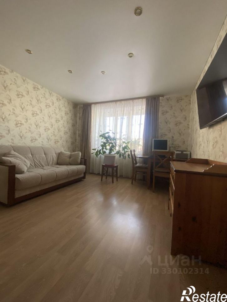 2-комн квартира улица Гагарина, 70,  д. 70