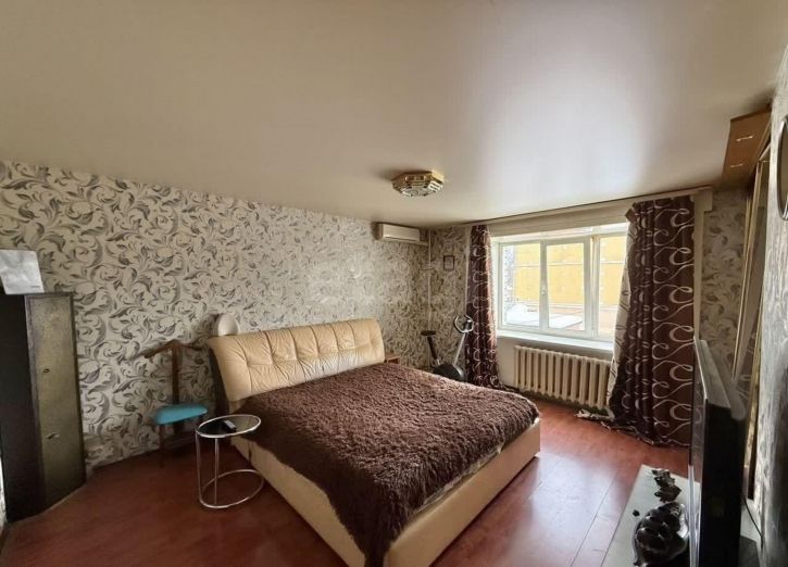 4-комн квартира улица Чехова, 53