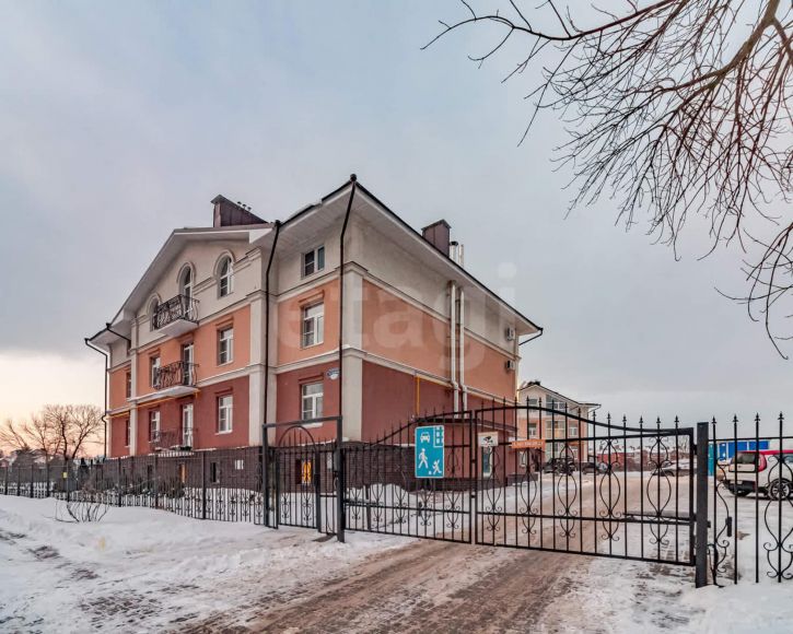 3-комн квартира набережная 6-й Армии, 67