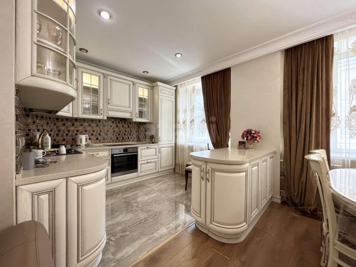 4-комн квартира Ярославская улица, 5в