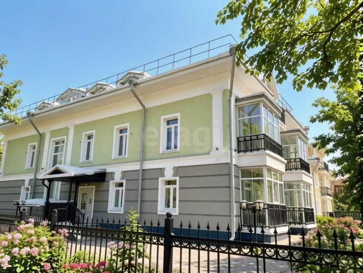 3-комн квартира набережная 6-й Армии, 167а