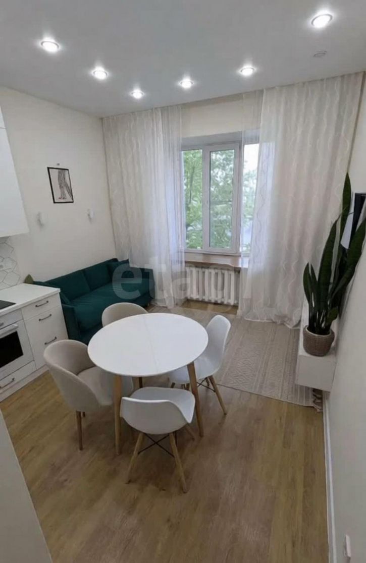 3-комн квартира улица Гагарина, 2ак7