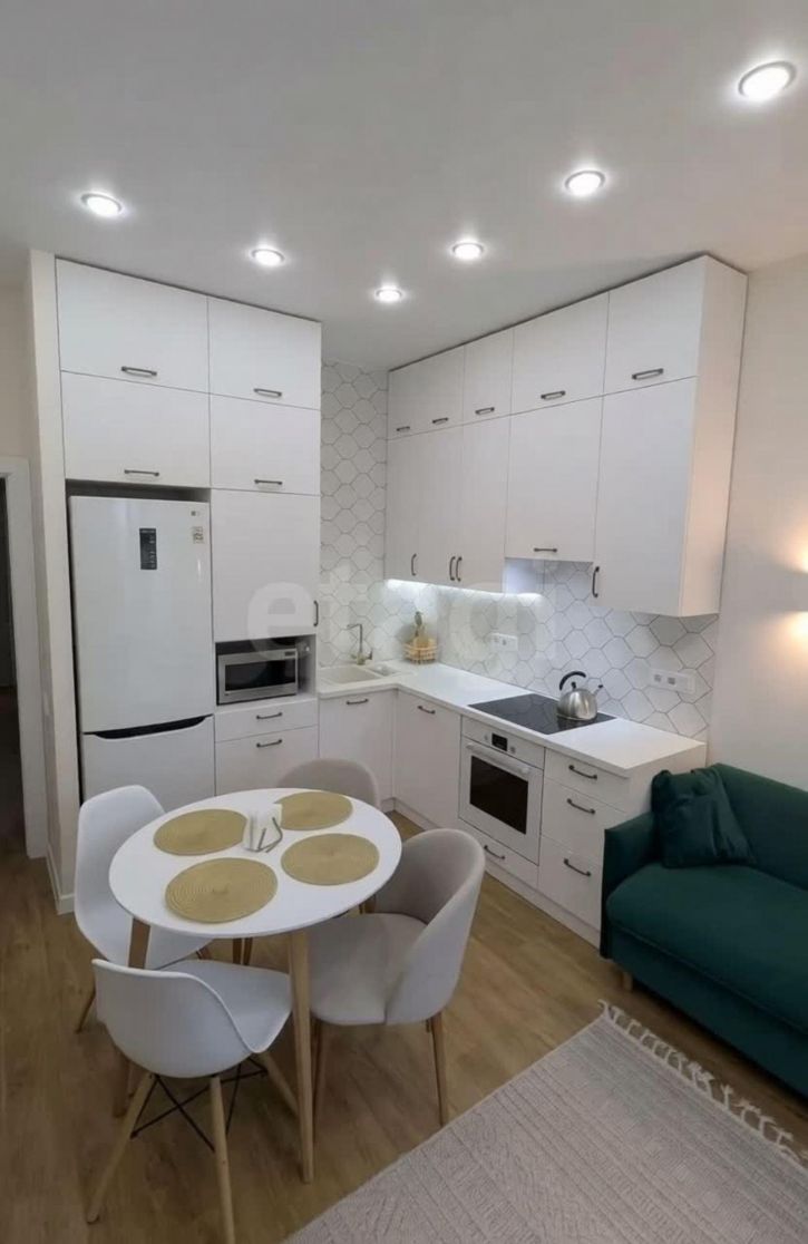 3-комн квартира улица Гагарина, 2ак7