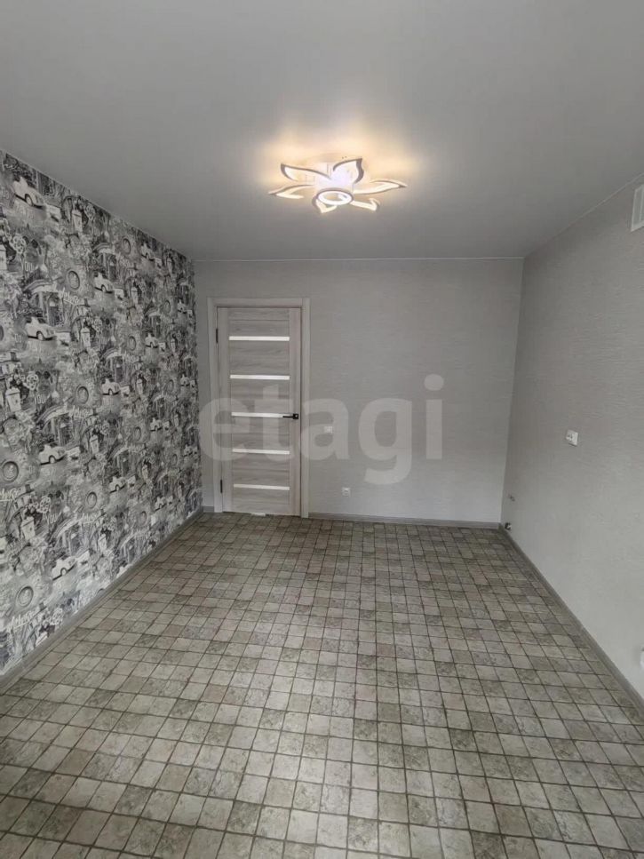 2-комн квартира улица Гагарина, 80ак2
