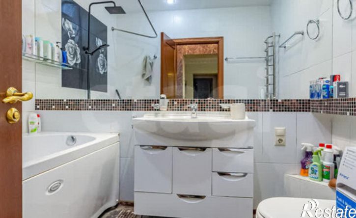 3-комн квартира улица Возрождения, 50А,  д. 50А