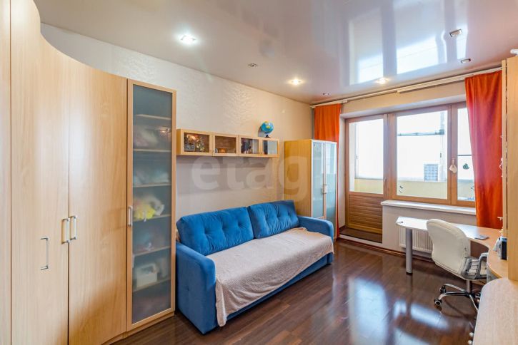 3-комн квартира улица Возрождения, 50а
