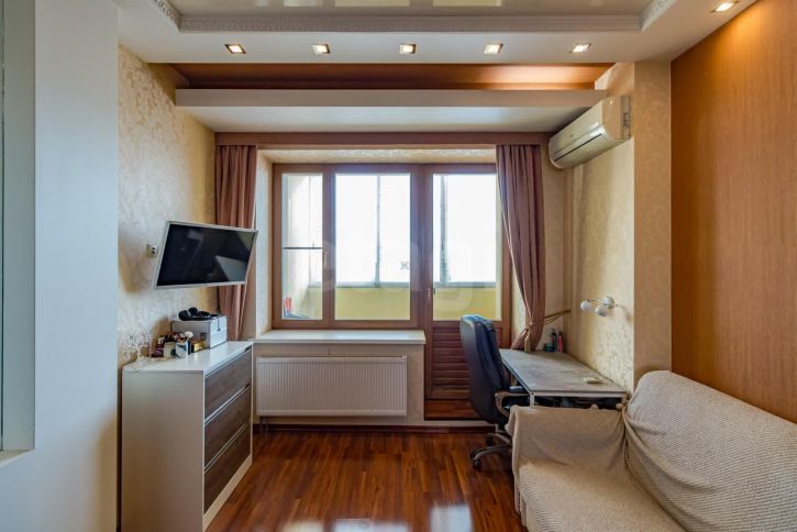 3-комн квартира улица Возрождения, 50а