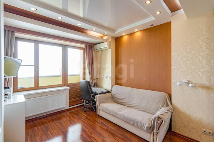 3-комн квартира улица Возрождения, 50а
