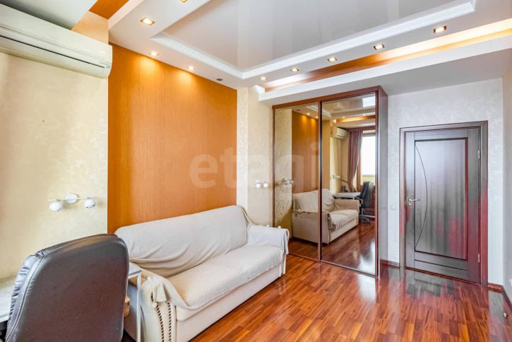 3-комн квартира улица Возрождения, 50а