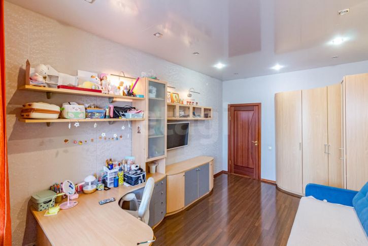 3-комн квартира улица Возрождения, 50а