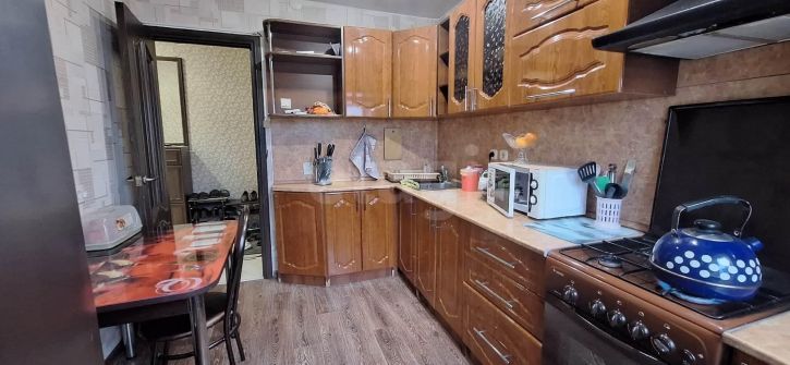 4-комн квартира Ленинградская улица, 93