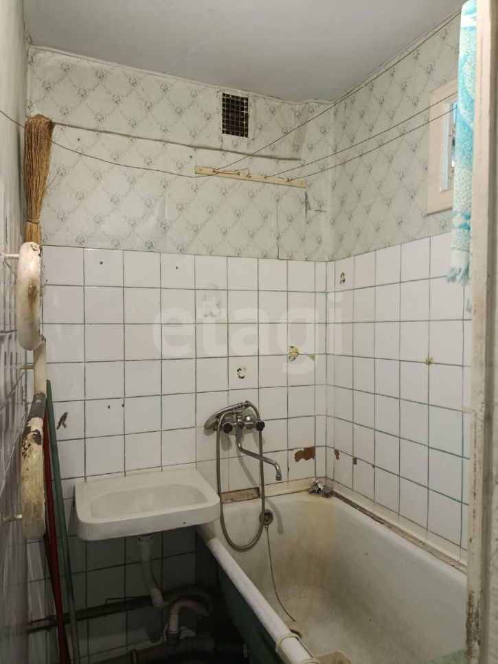 3-комн квартира улица Можайского, 68