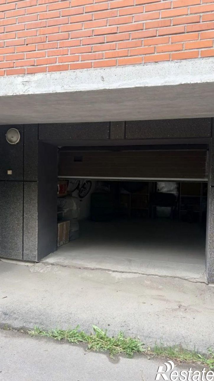 Гараж/парковка улица Леденцова, 8А,  д. 8А