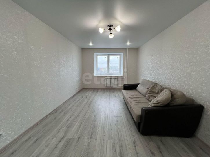 3-комн квартира улица Гагарина, 80ак3