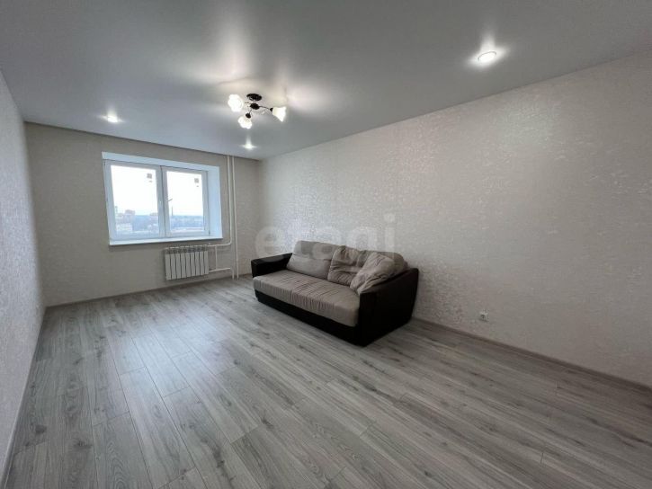 3-комн квартира улица Гагарина, 80ак3