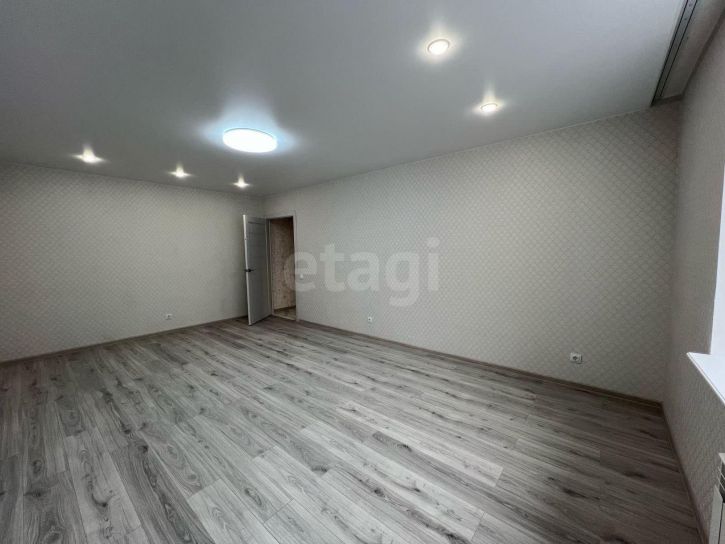 3-комн квартира улица Гагарина, 80ак3