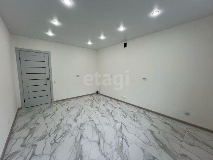 3-комн квартира улица Гагарина, 80ак3