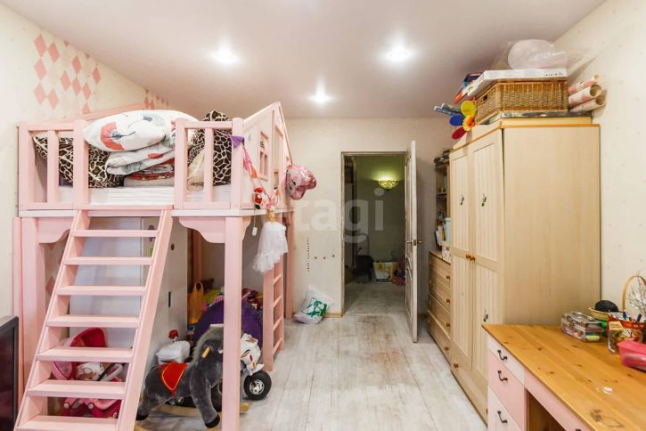 3-комн квартира улица Челюскинцев, 47