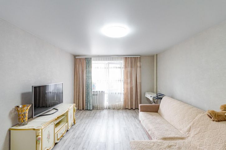 3-комн квартира улица Гагарина, 80а