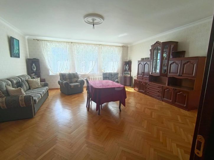 3-комн квартира Ленинградская улица, 40а