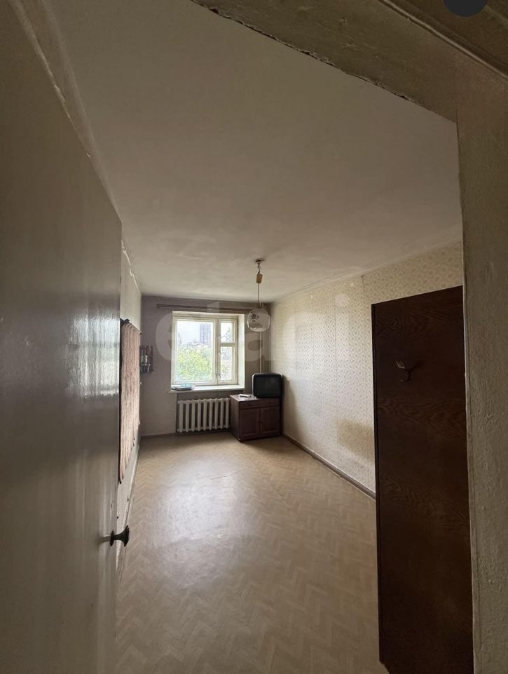 3-комн квартира улица Южакова, 13