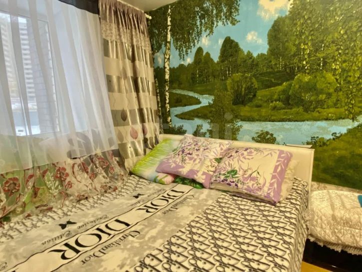 2-комн квартира улица Космонавта Беляева, 32к2
