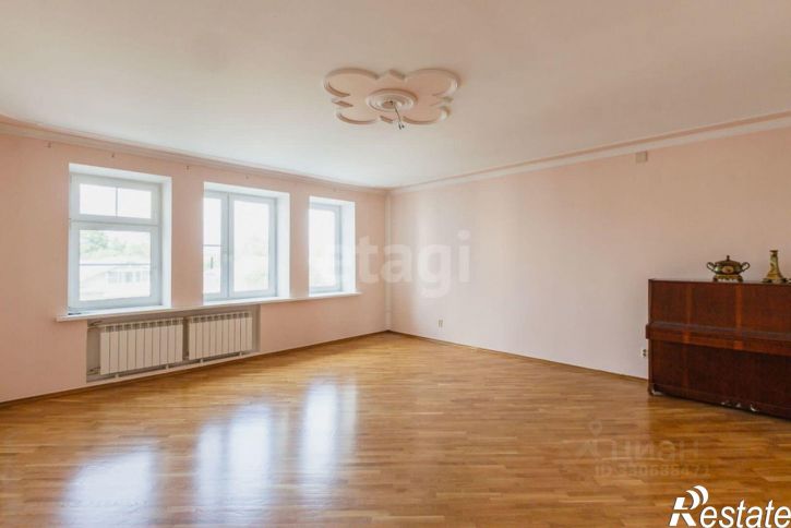 4-комн квартира Ленинградская улица, 40А,  д. 40А