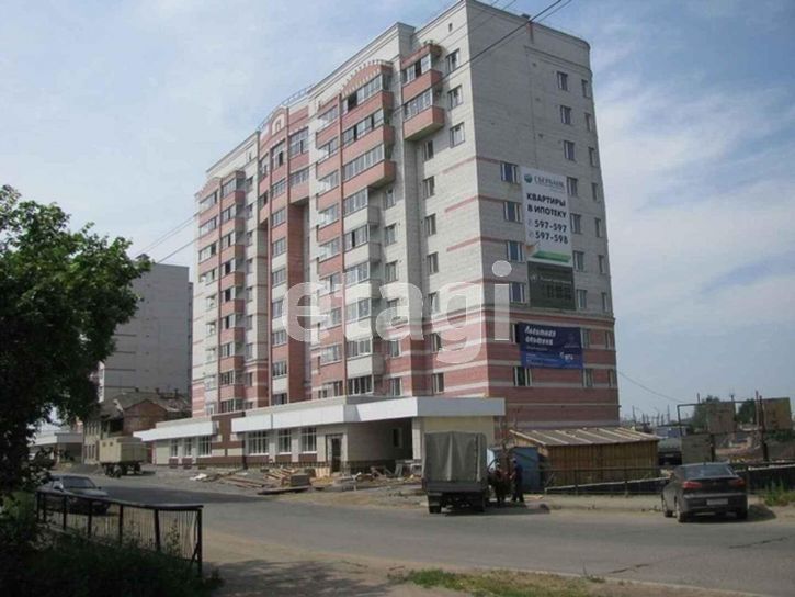 3-комн квартира улица Челюскинцев, 58