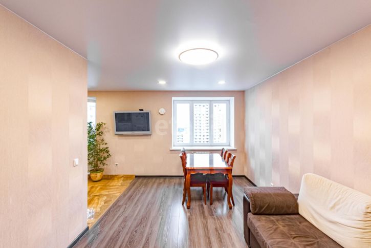 2-комн квартира улица Гагарина, 80