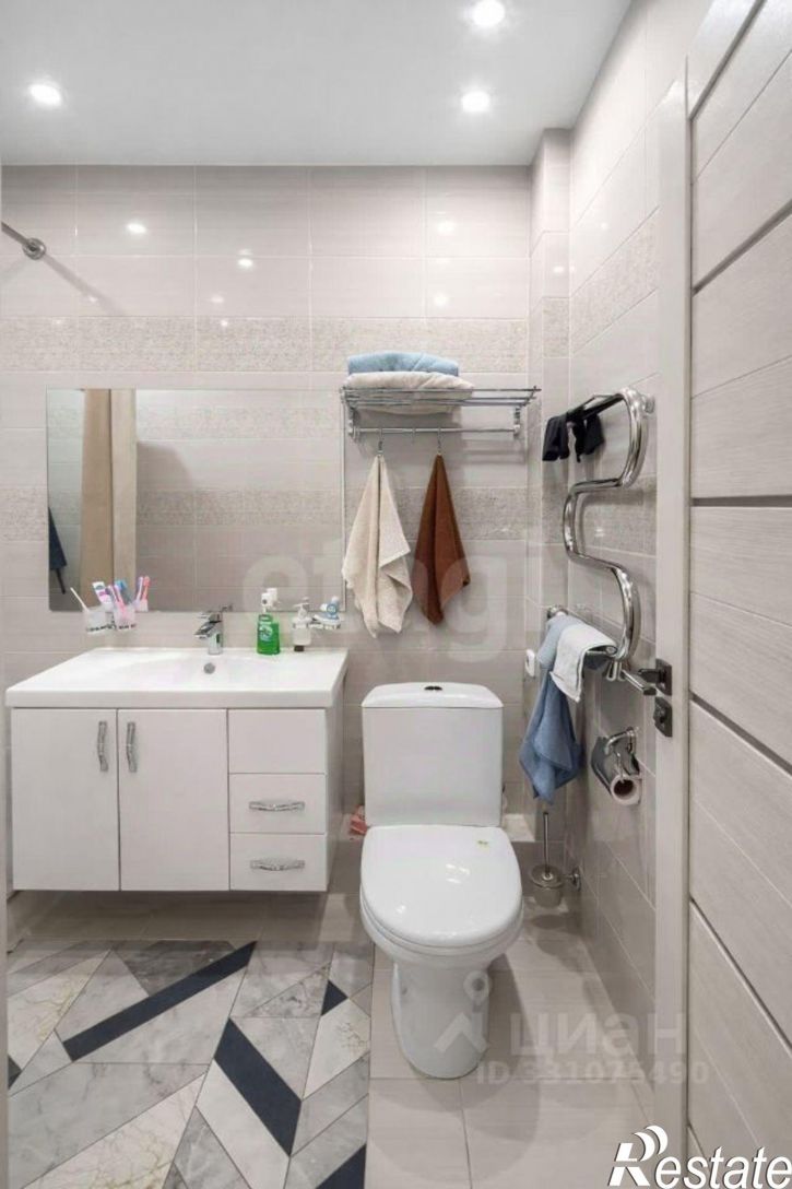 3-комн квартира ул Лаврова, 14,  д. 14