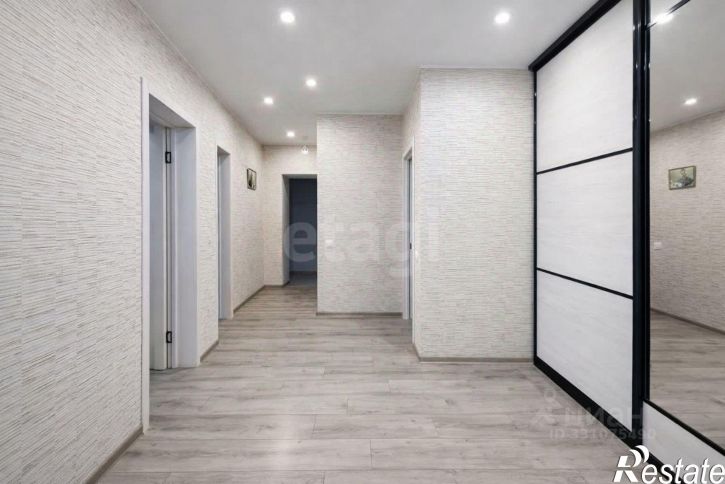 3-комн квартира ул Лаврова, 14,  д. 14