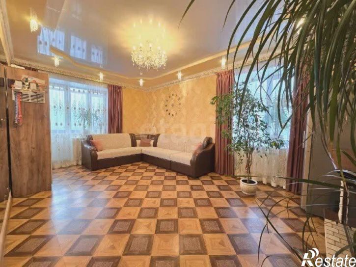 3-комн квартира улица Гагарина, 2ак5
