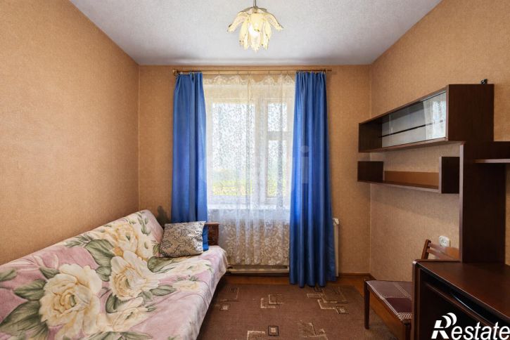 4-комн квартира улица Маршала Конева, 20б